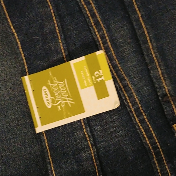 Old Navy Capri's - Picture 6 of 7